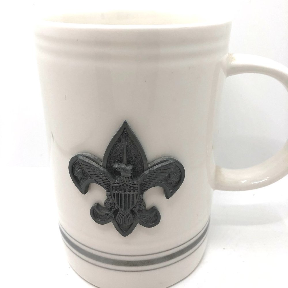 Coffee Mug with the Fleur de Lis and the American Eagle.